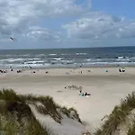 2 Person In Strand-by Traum