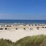 2 Person In Strand-by Traum