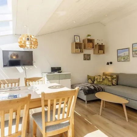 2 Person In Strand-by Traum 別荘