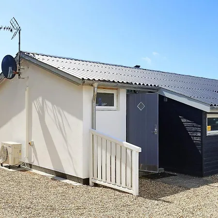 2 Person In Strand-by Traum *