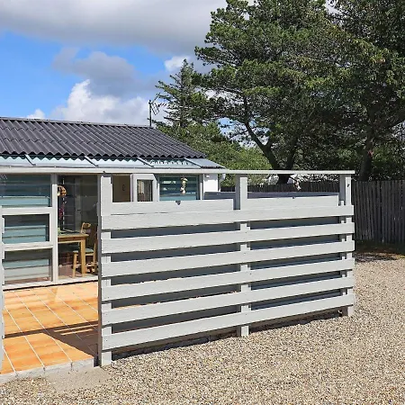 2 Person In Strand-by Traum