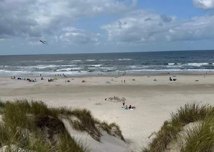 2 Person In Strand-by Traum